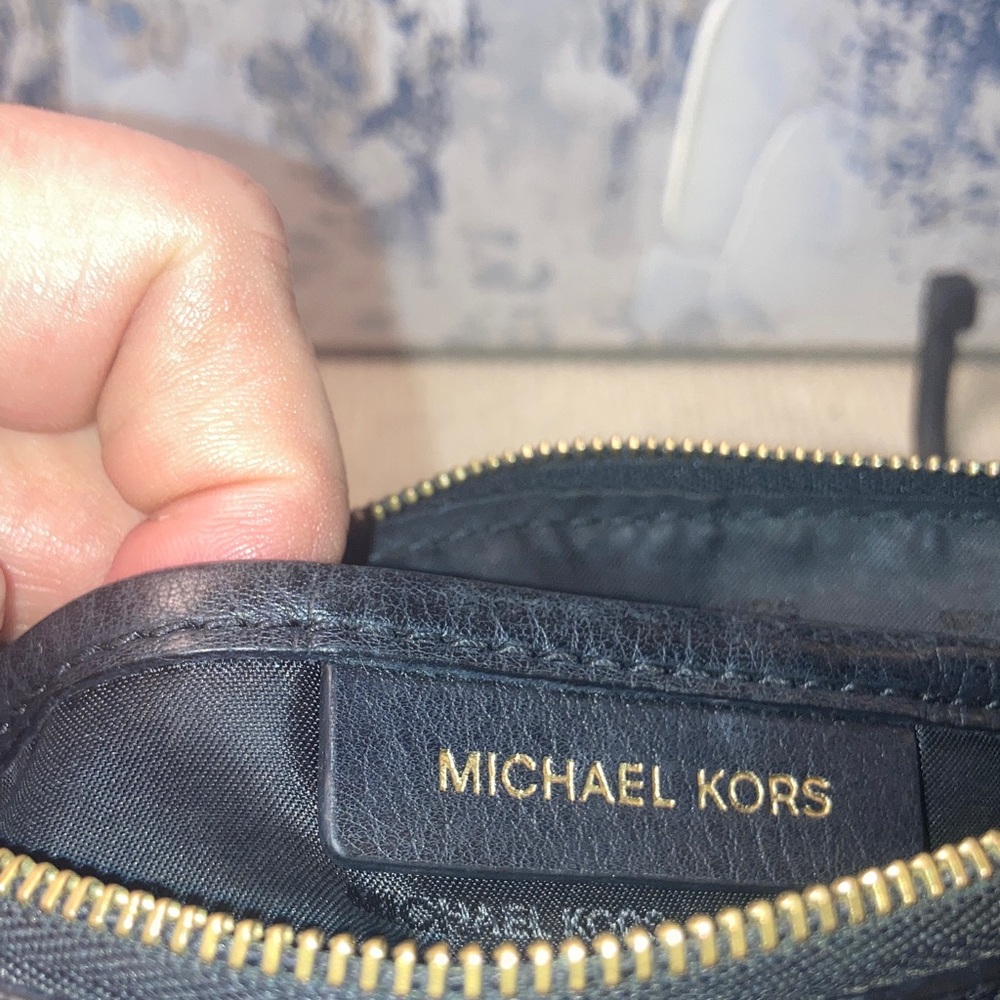 Michael Kors Black Pebble grain Crossbody Bag Small - Picture 6 of 13